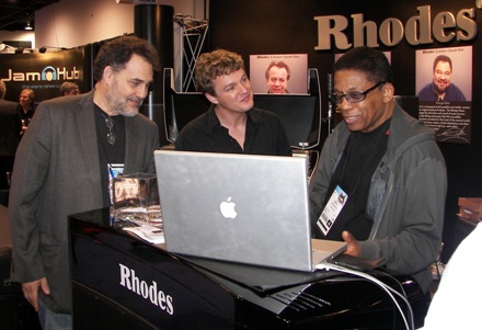 '  ()   (),    7  NAMM 2010